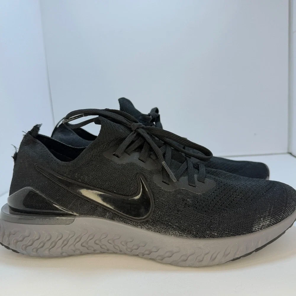Nike Epic React Flyknit Mens Running Shoes Black Grey Size 10.5